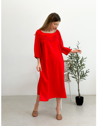 Картинка Сукня міді червона з вишивкою