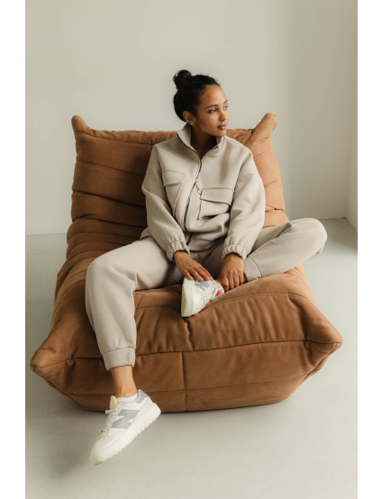 Картинка Бежевий костюм