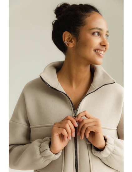 Картинка Бежевий костюм