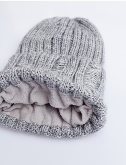 Картинка Світло-сіра утеплена шапка