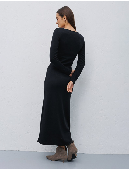 Картинка Сукня чорна з вирізами