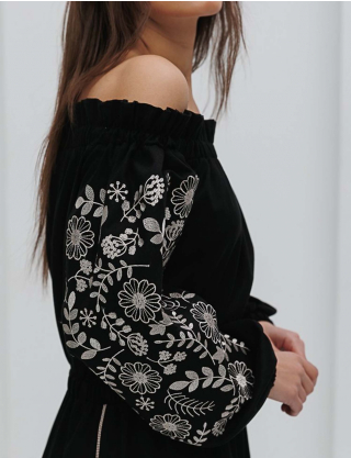 Картинка Вишита сукня чорна з відкритими плечами