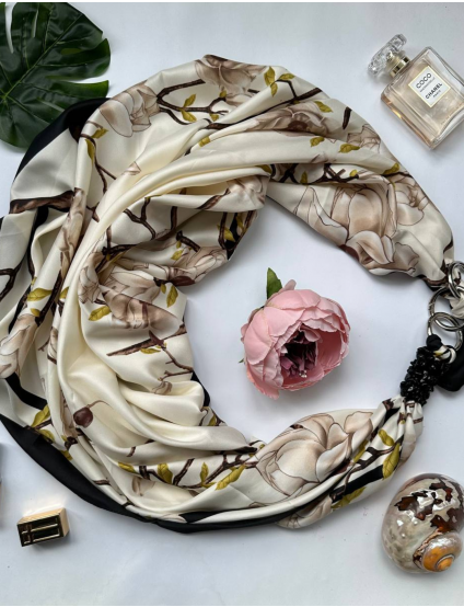 Картинка Хустка бежева з принтом 