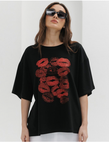 Картинка Футболка чорна з принтом