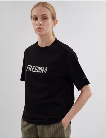 Картинка Футболка чорна з принтом