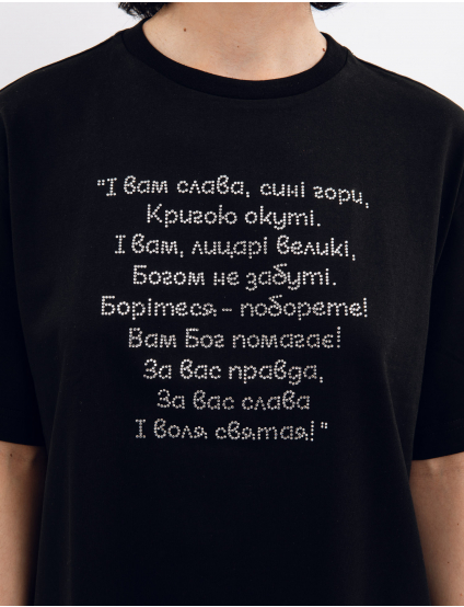 Картинка Футболка чорна з декором 