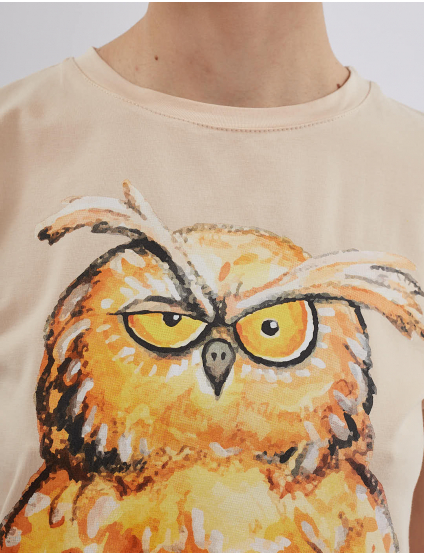 Картинка Футболка бежева з принтом