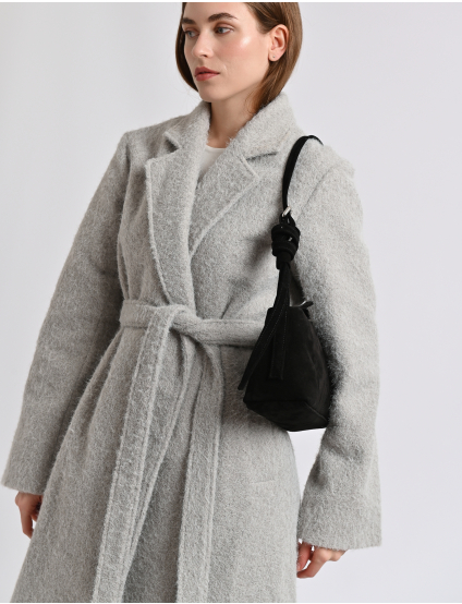 Картинка Сумка з чорної замші з вузлом на ремінці