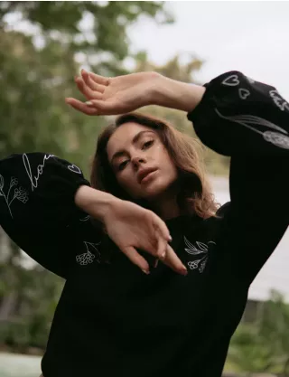 Картинка Вишиванка "Україна" чорна