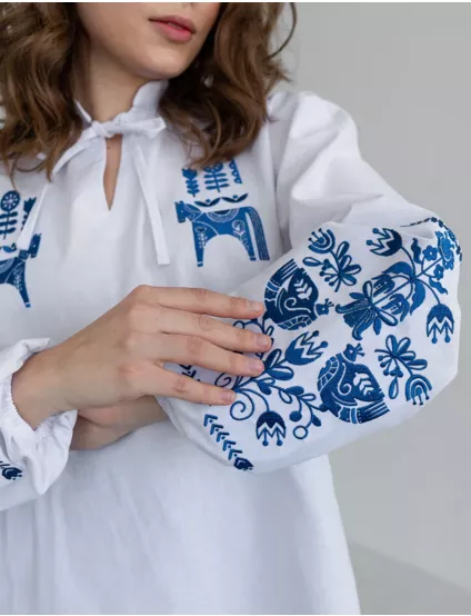 Картинка Вишиванка біла з кониками