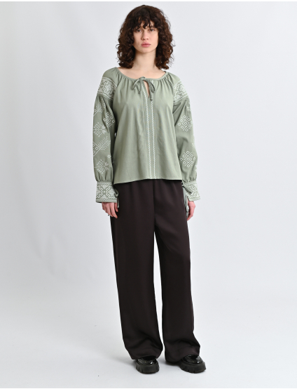 Картинка Вишиванка світло-зелена з білою вишивкою