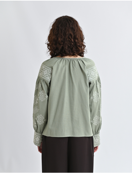 Картинка Вишиванка світло-зелена з білою вишивкою