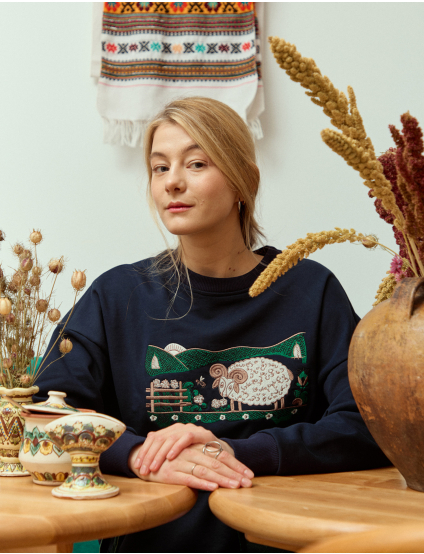 Картинка Світшот темно-синій з принтом