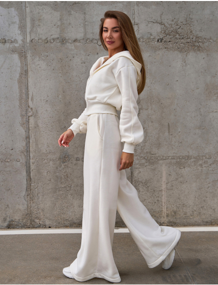 Картинка Костюм білий