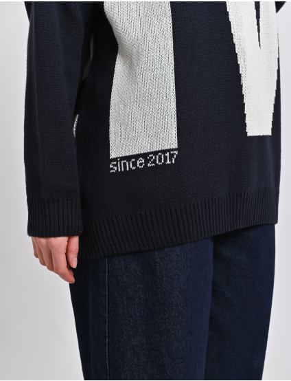 Картинка Светр темно-синій з принтом