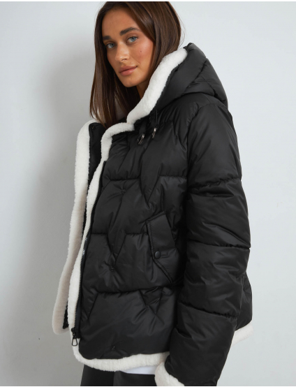 Картинка Куртка чорна