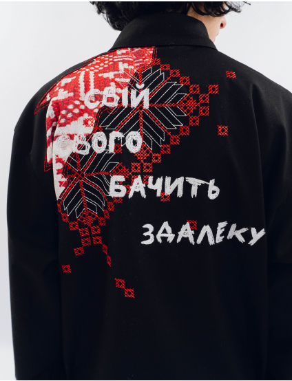 Картинка Сорочка чорна з принтом
