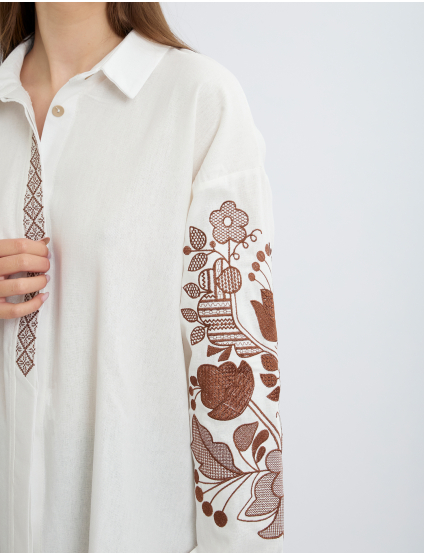 Картинка Вишиванка біла з коричневою вишивкою