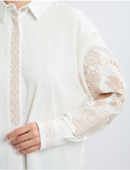 Картинка Вишиванка біла з золотою вишивкою