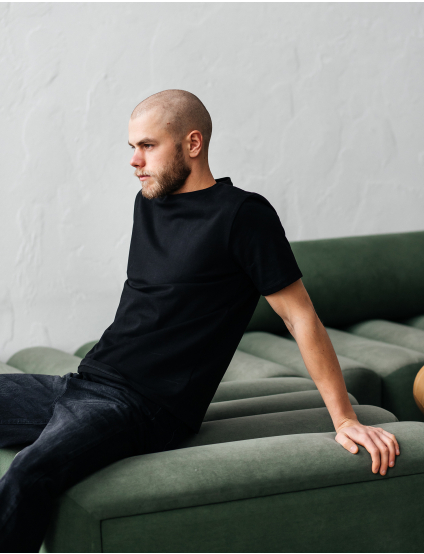 Картинка Футболка чорна