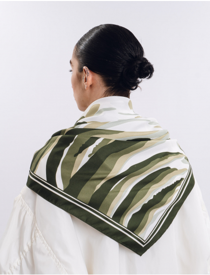 Картинка Хустка зелена з принтом