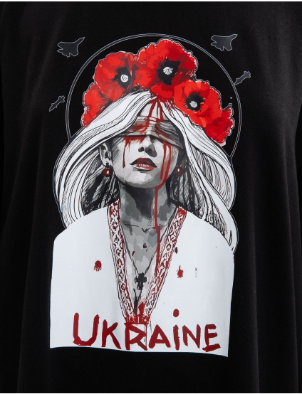 Картинка Футболка чорна з принтом 