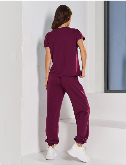 Картинка Костюм бордовий