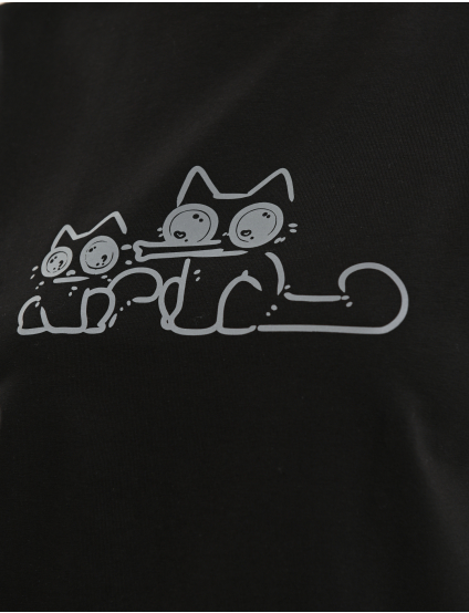 Картинка Футболка чорна з принтом