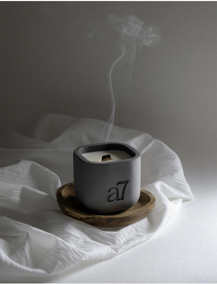 Картинка Аромасвічка LEATHER & PATCHOULI