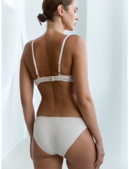 Картинка Труси бежеві 