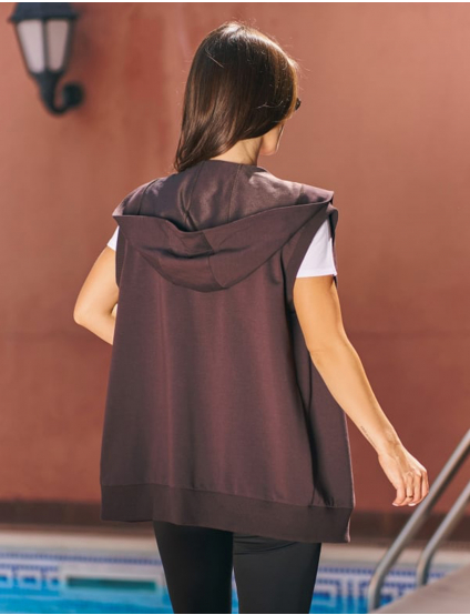 Картинка Жилет темно-коричневий 