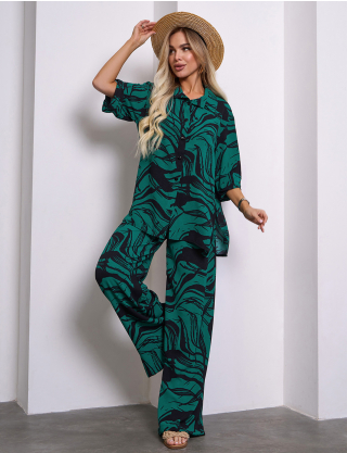 Картинка Костюм зелений з принтом 