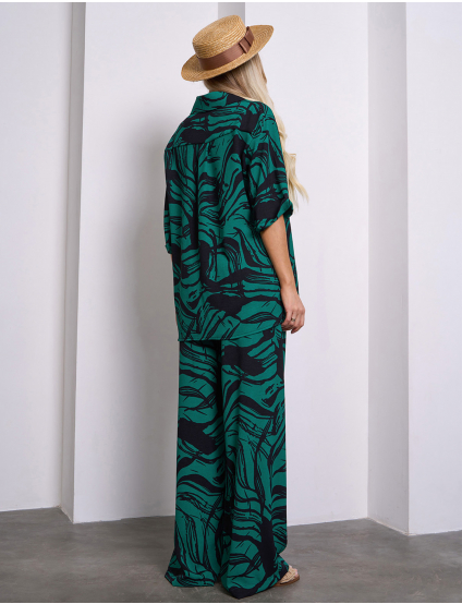 Картинка Костюм зелений з принтом 