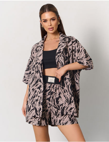 Картинка Костюм коричневий з принтом 