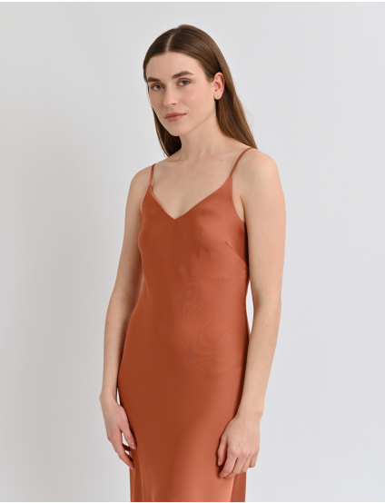 Картинка Сатинова сукня теракотового кольору на тонких бретелях