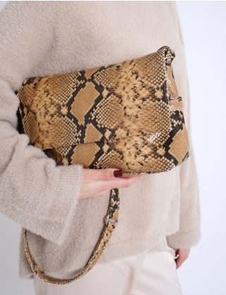 Картинка Сумка з акцентною фактурою під зміїний візерунок