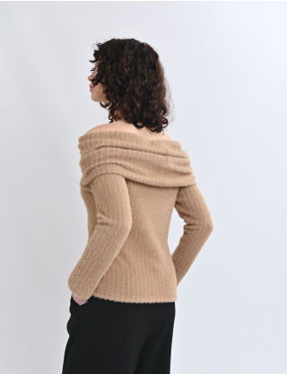 Картинка Светр коричневий