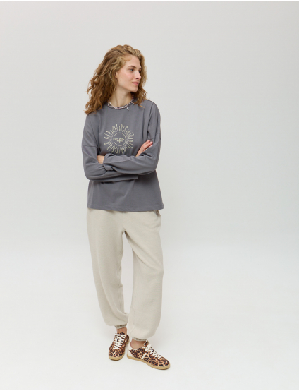 Картинка Лонгслів темно-сірий з принтом 