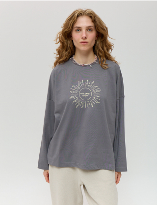 Картинка Лонгслів темно-сірий з принтом 
