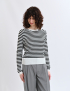 Картинка Светр у смужку з контрастним низом