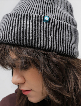 Картинка Двоколірна чорно-сіра шапка