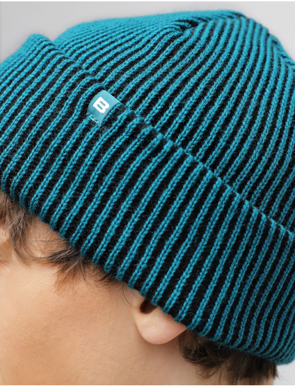 Картинка Двоколірна чорно-зелена шапка 