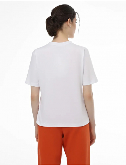 Картинка Жіноча біла базова футболка