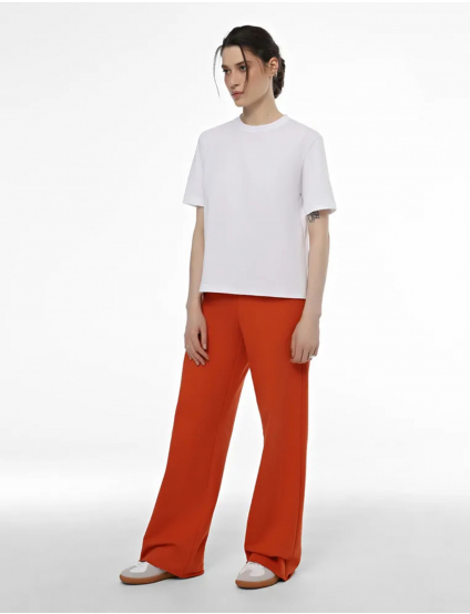 Картинка Жіноча біла базова футболка