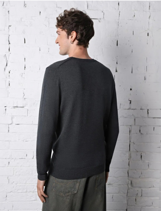 Картинка Чоловічий темно-сірий в’язаний лонгслів