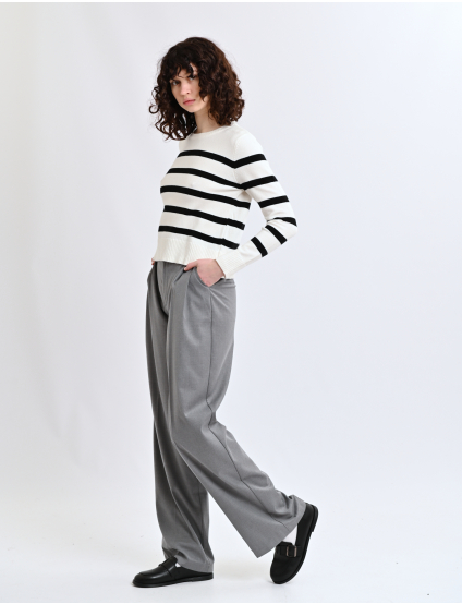 Картинка Светр біло-чорний 