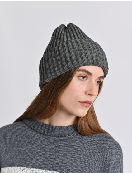 Картинка В’язана шапка темно-сіра