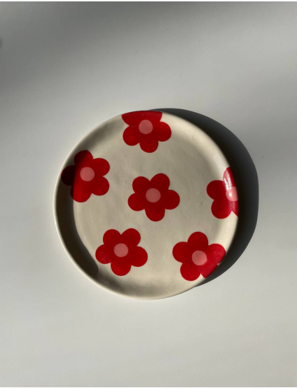 Картинка Керамічна тарілка ручної роботи з червоними квітами