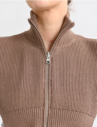 Картинка В'язаний комір-снуд із високою горловиною коричневий