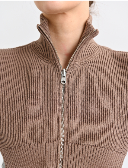 Картинка В'язаний комір-снуд із високою горловиною коричневий